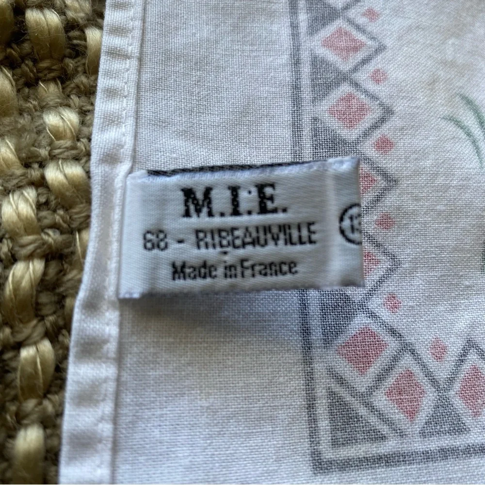 M.I.E 68- Ribeauville French Floral Patterned Table Napkins Set - Picture 3 of 4